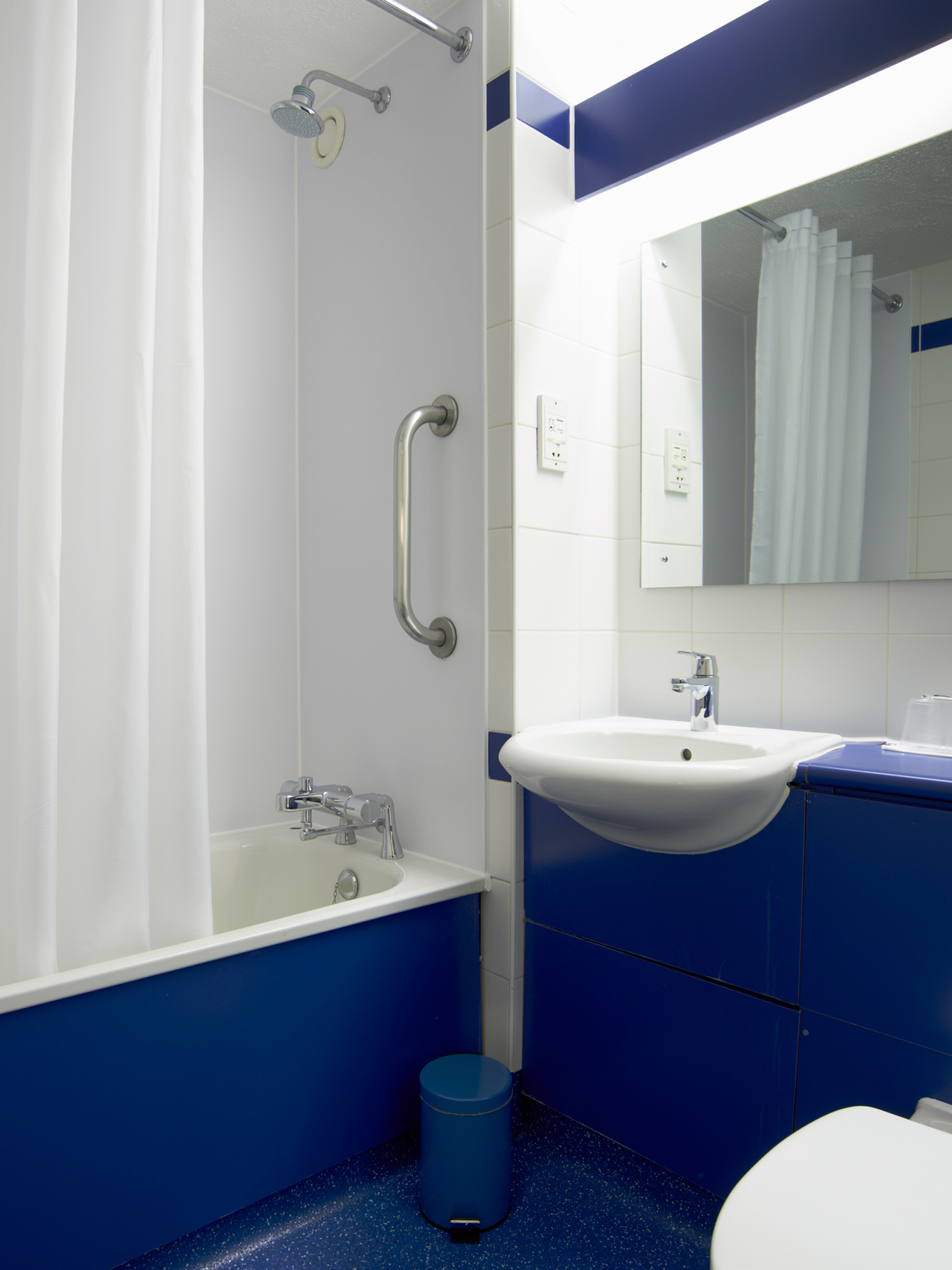 Travelodge London Chessington Tolworth 30/32