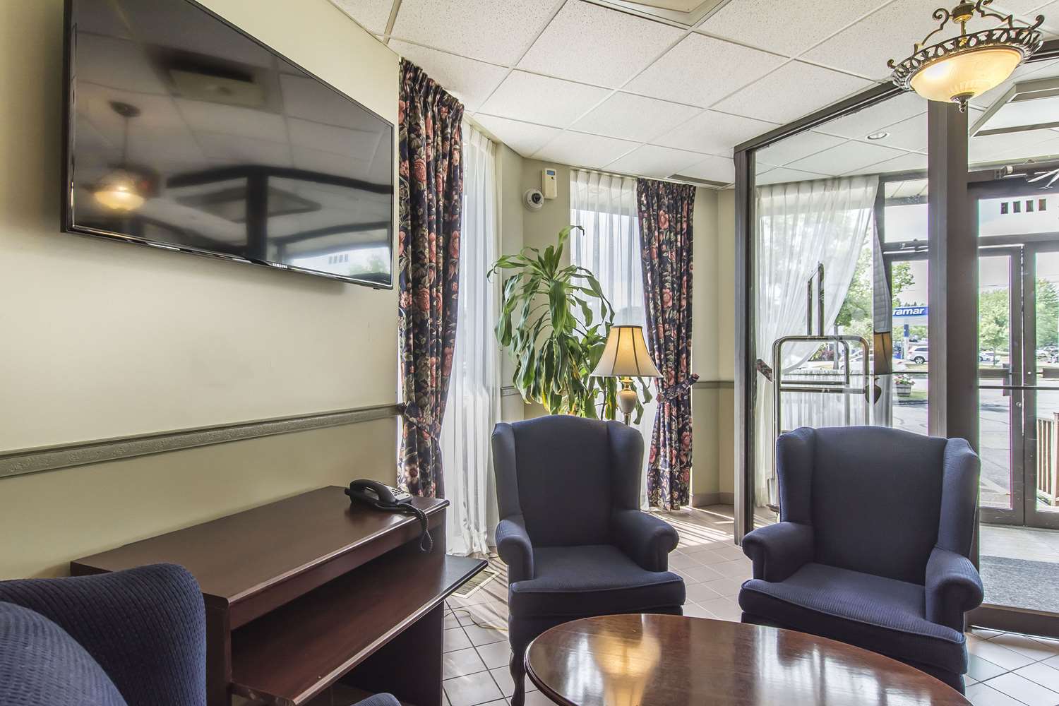 Quality Hotel & Suites Sherbrooke QC 6/14