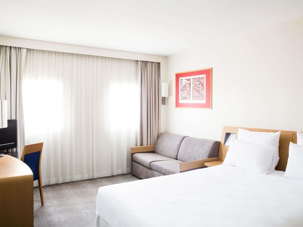 NOVOTEL MANCHESTER WEST 9/48