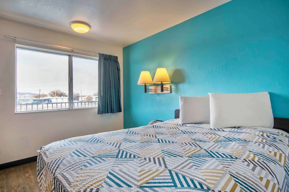 Motel6 Farmington, NM 33/65