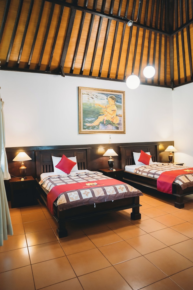 GARDEN COTTAGE, FAMILY, DOUBLE AND TWIN BEDS