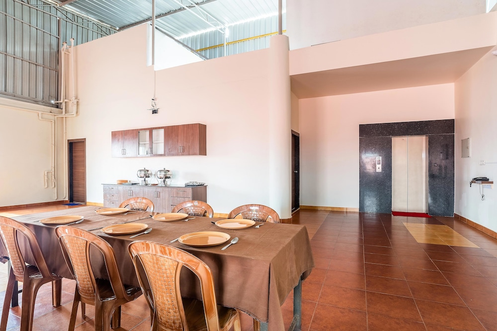 Treebo Pappilon Palace Mangalore 26/38