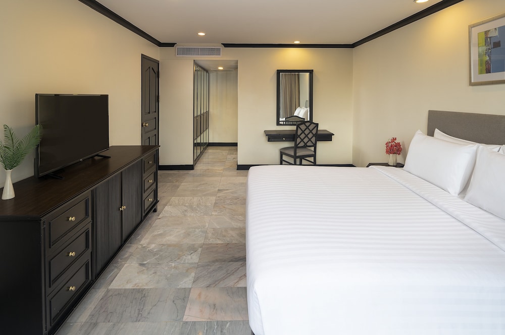 PIPA Bangkok Sukhumvit 11 by Kingston Hotels 24/60