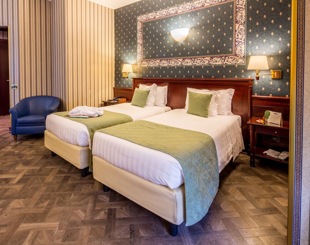Antares Hotel Concorde 11/54