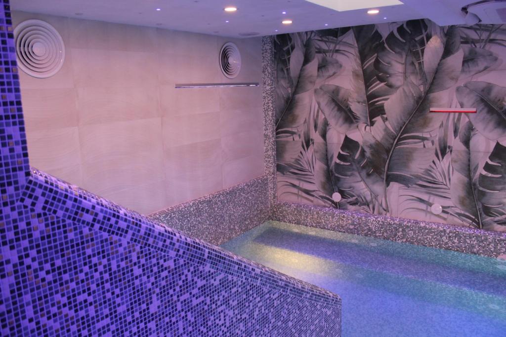 Hotel Center 3 20/35