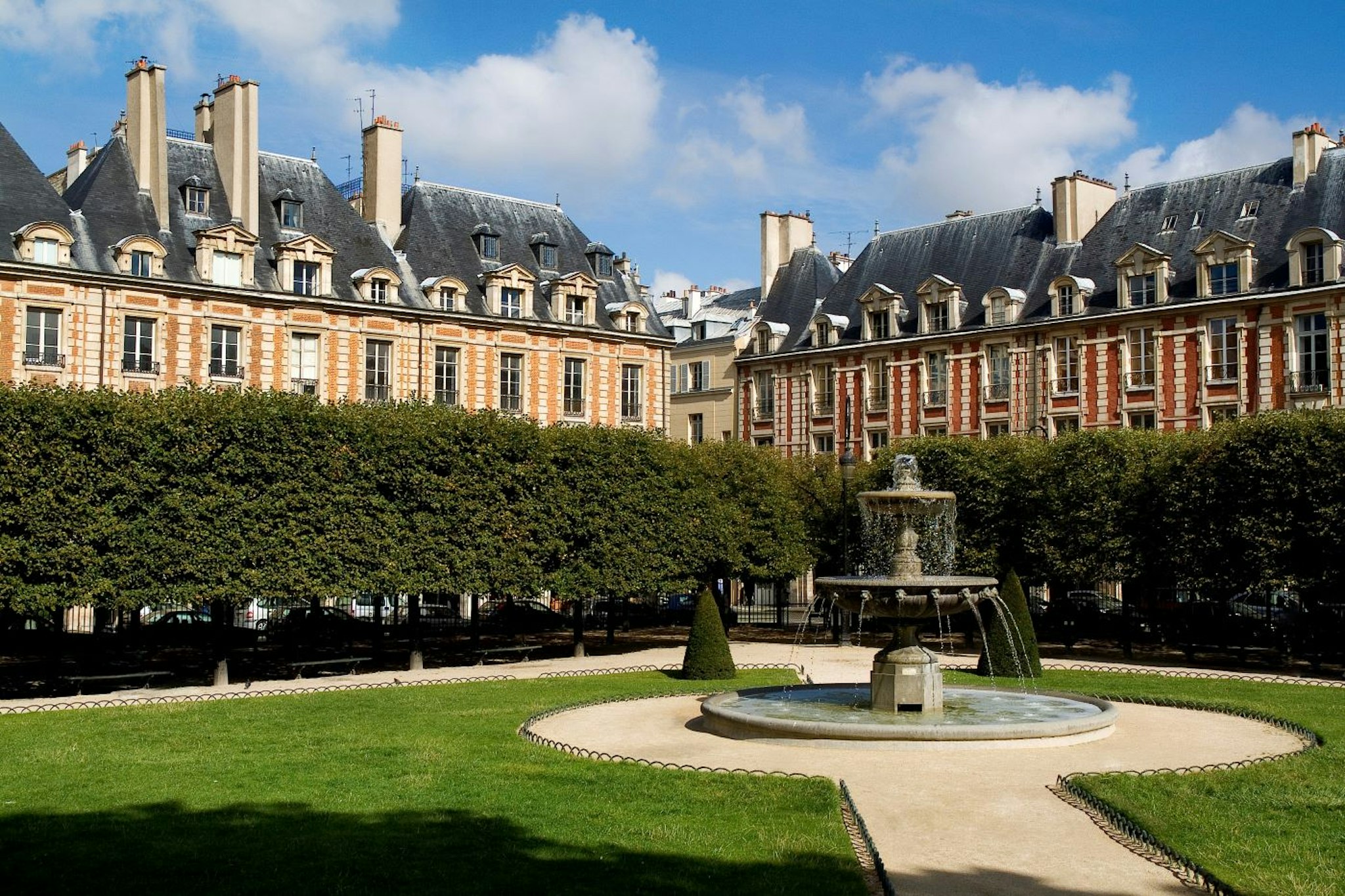 Pavillon de la Reine 60/64