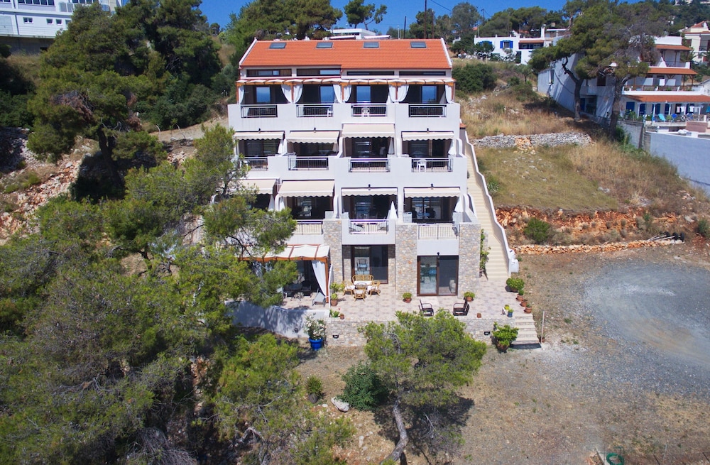 Marilena Apartments in ALONISSOS