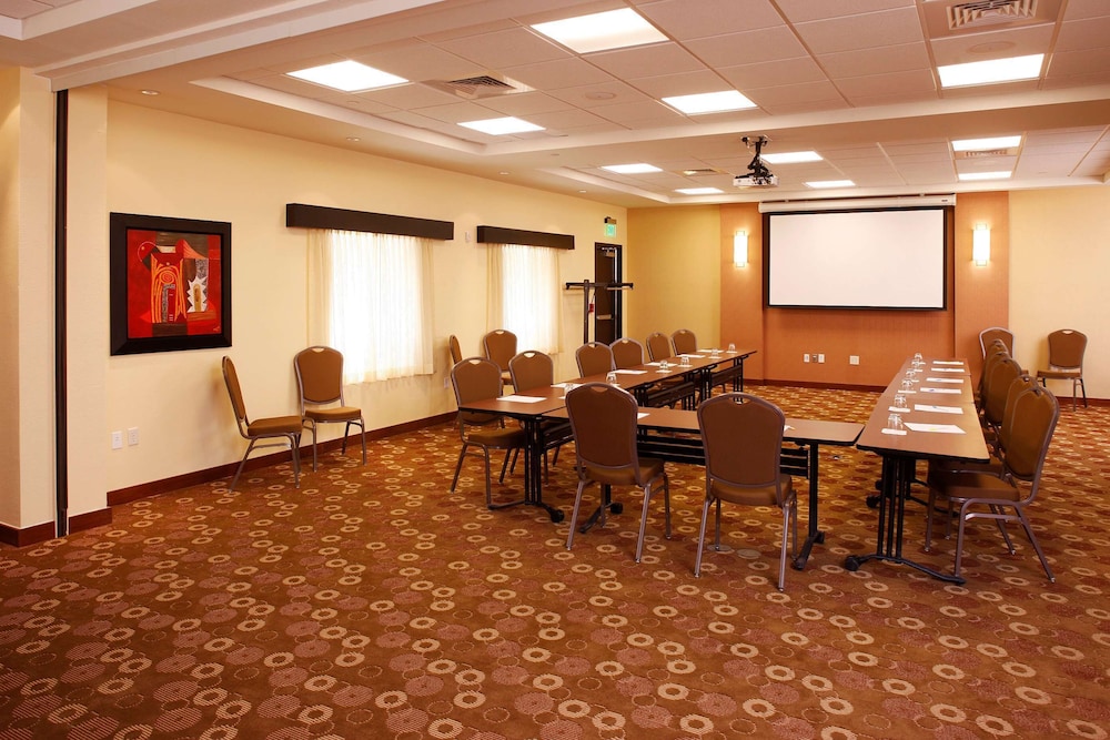 Hyatt Place Santa Fe 60/72