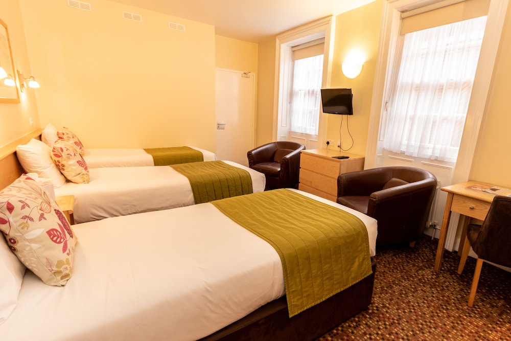 ROOM, TRIPLE, 3 BEDS