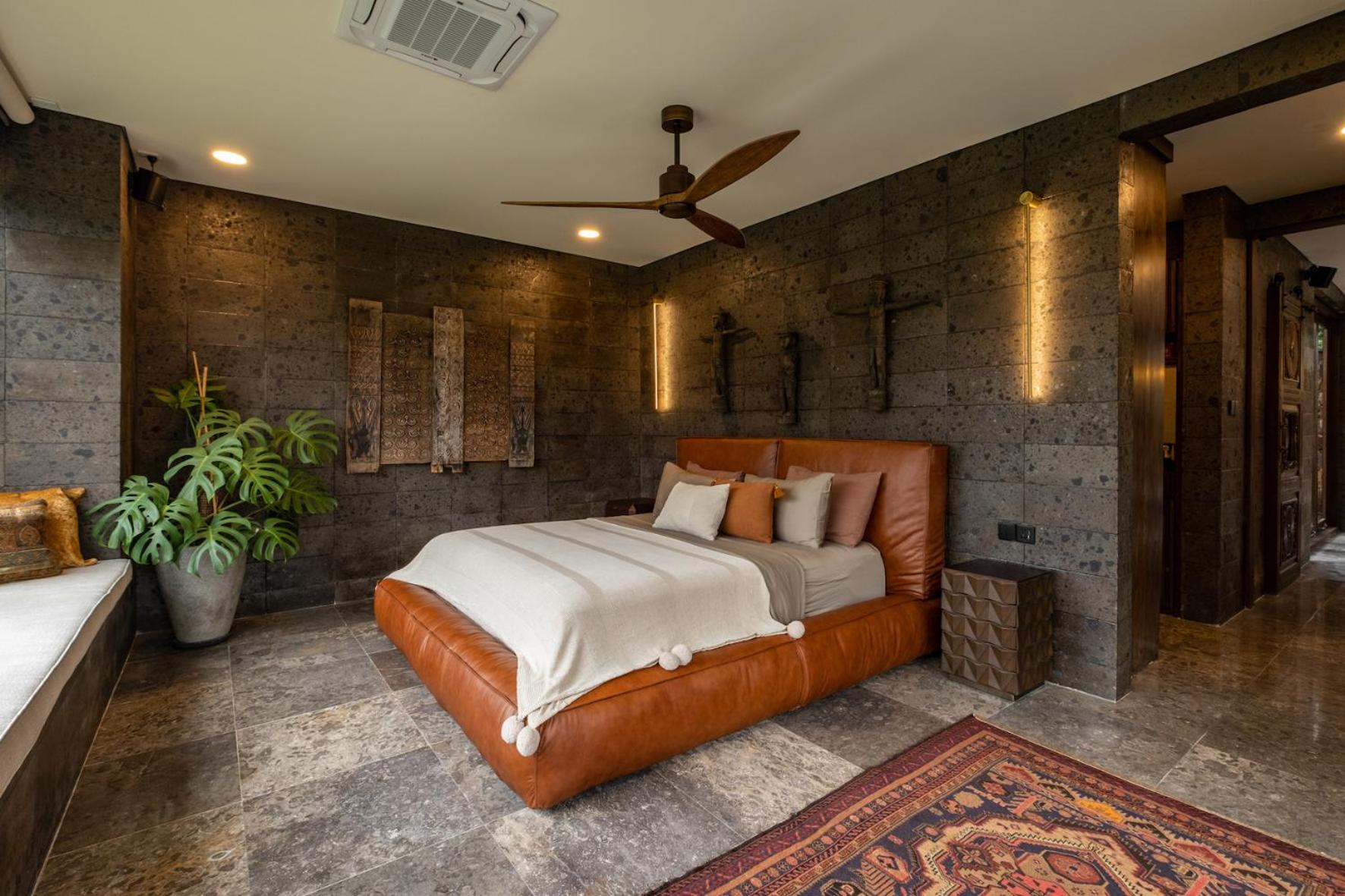 Maya, Villa