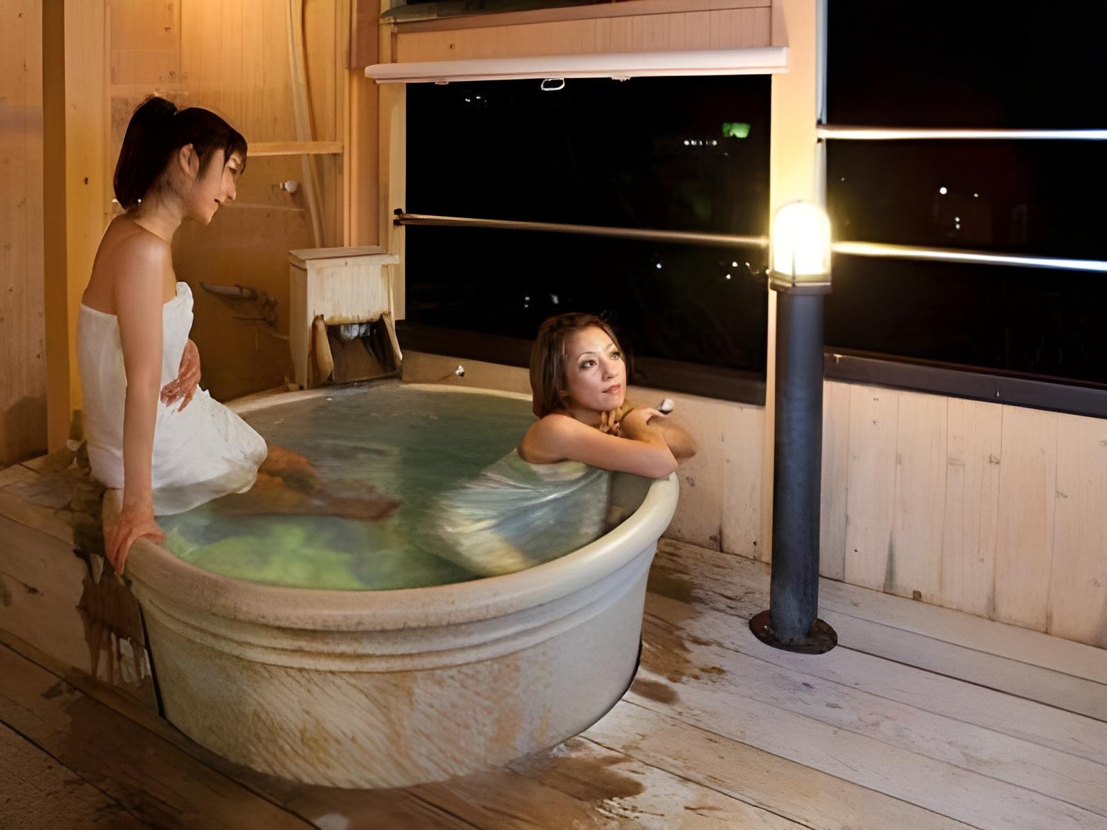 Takami Hotel 18/38