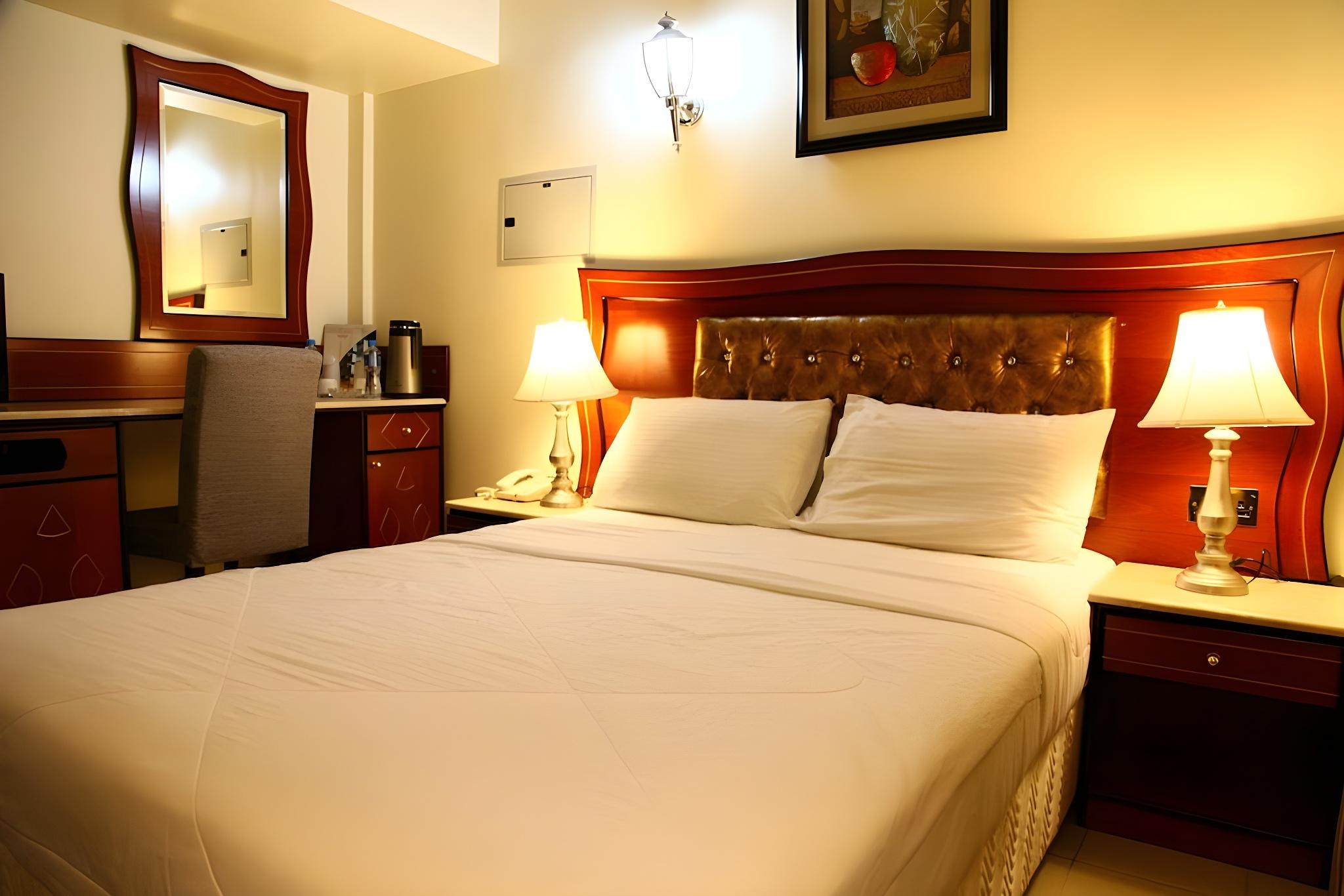 EXECUTIVE, DOUBLE BED