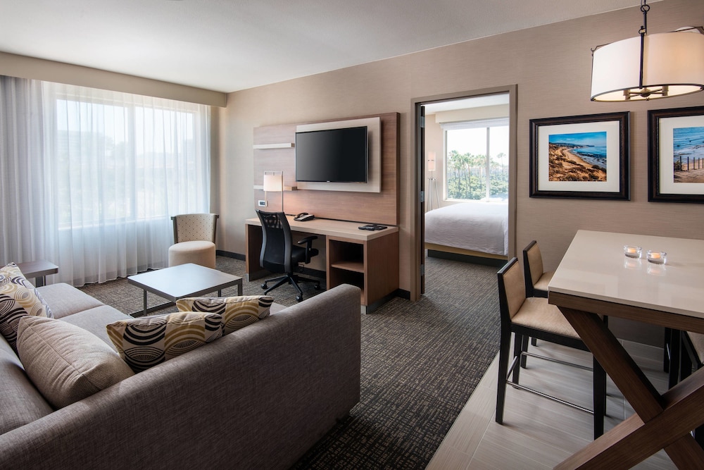 Courtyard Irvine Spectrum 44/73