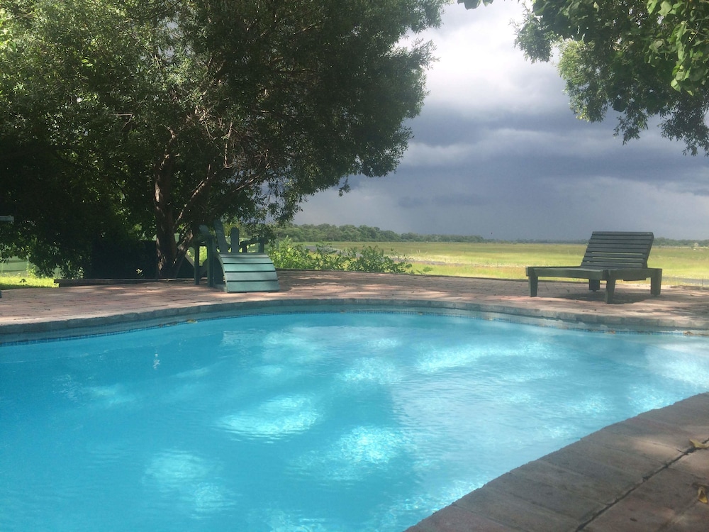 Island Safari Lodge 40/50