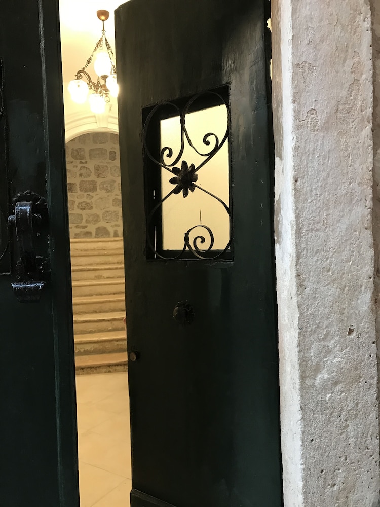 Rilati Old Town Palace 15/50