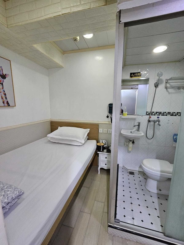 K & B Hostel 24/64