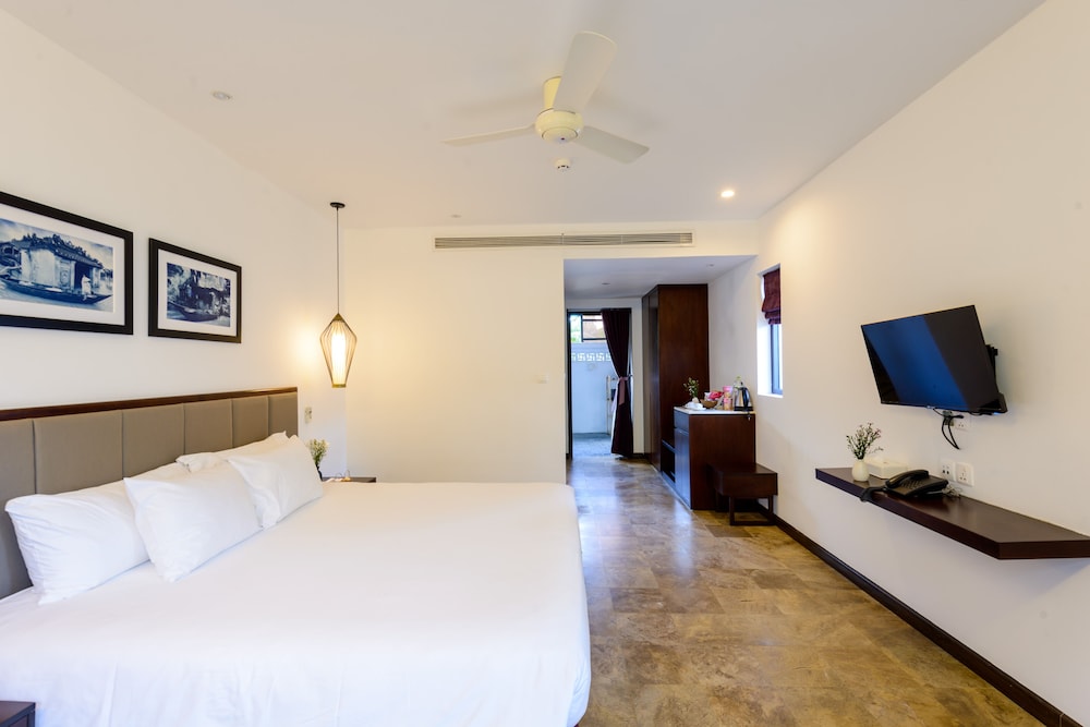 EXECUTIVE, SUITE