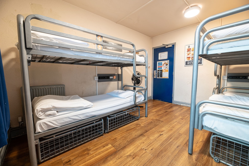 Private, Mixed Dorm, 4 Beds, 4 Bunk Beds, Shared Bathroom