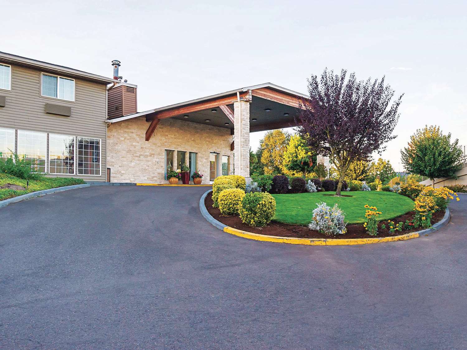 La Quinta Inn & Suites by Wyndham Woodburn 22/22