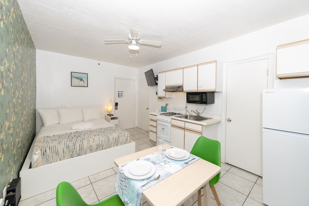 335 Ocean Walk Apartments 23/37