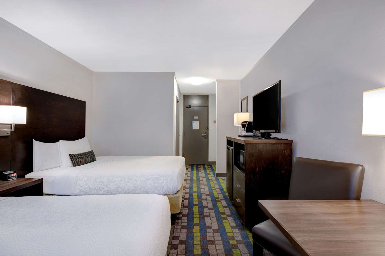 Days Inn by Wyndham Victoria Airport Sidney 11/34