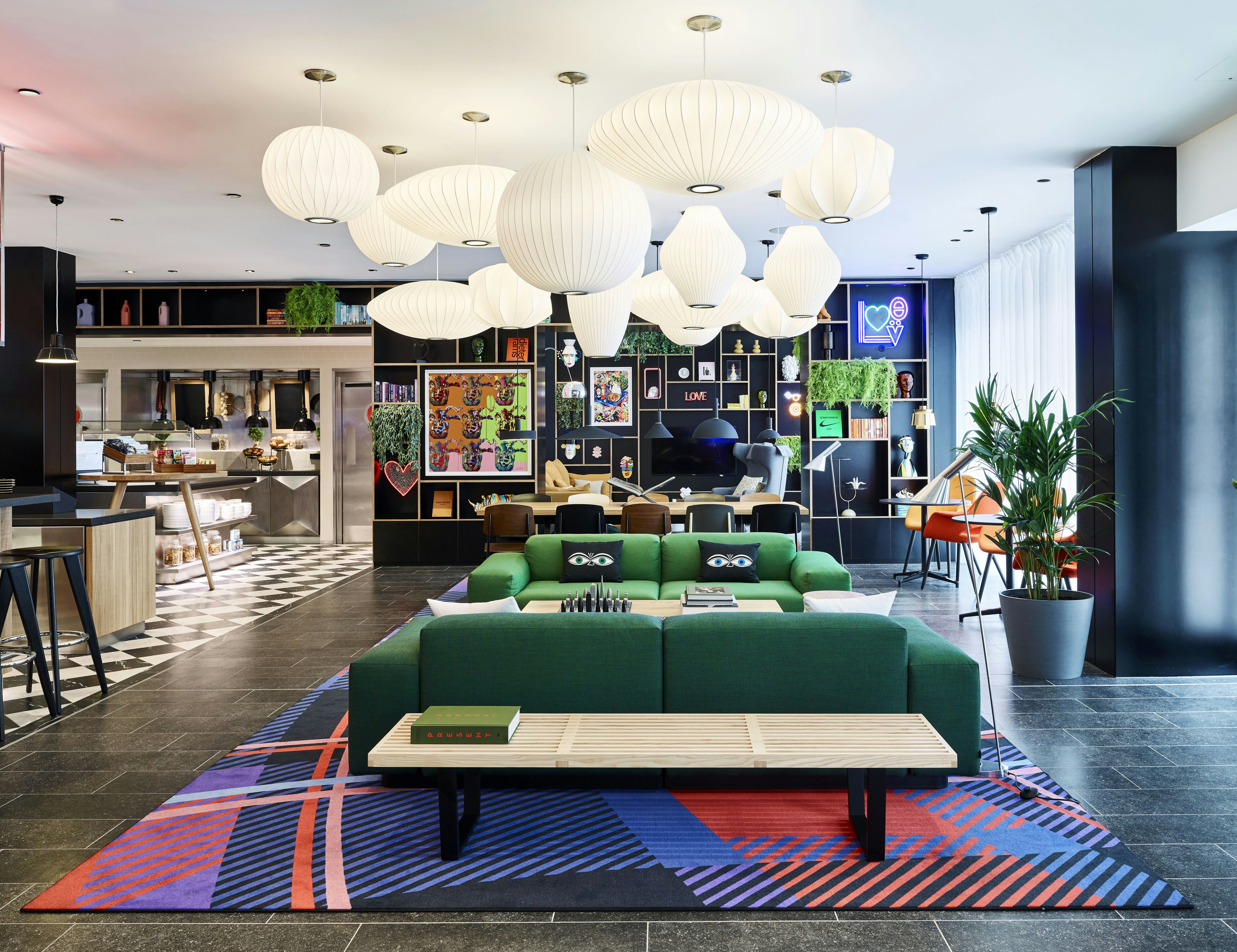 citizenM London Victoria Station 13/23