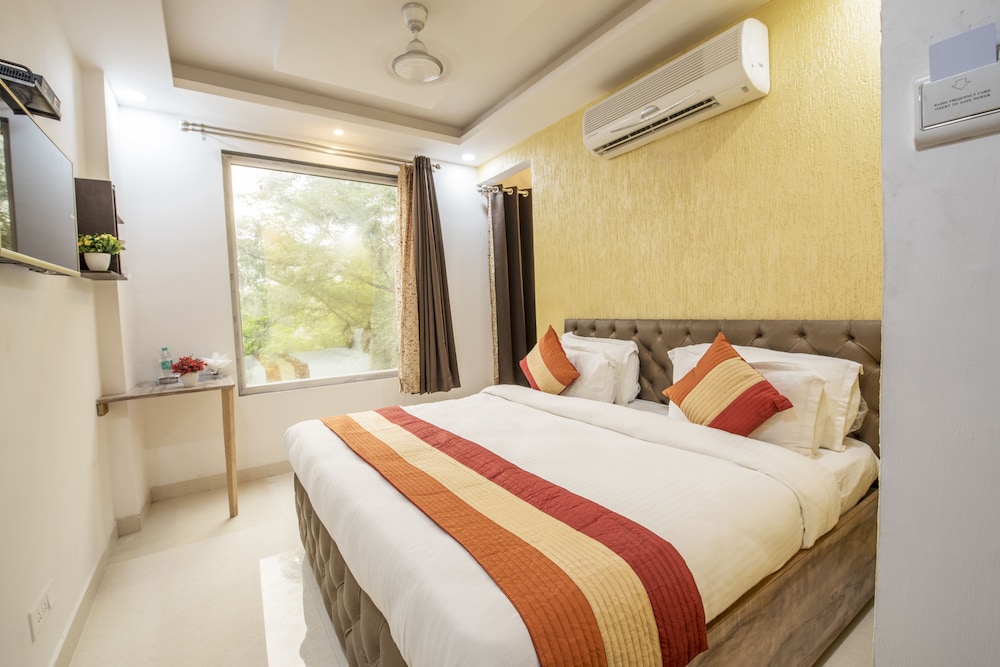 EXECUTIVE, DOUBLE BED, CITY VIEW