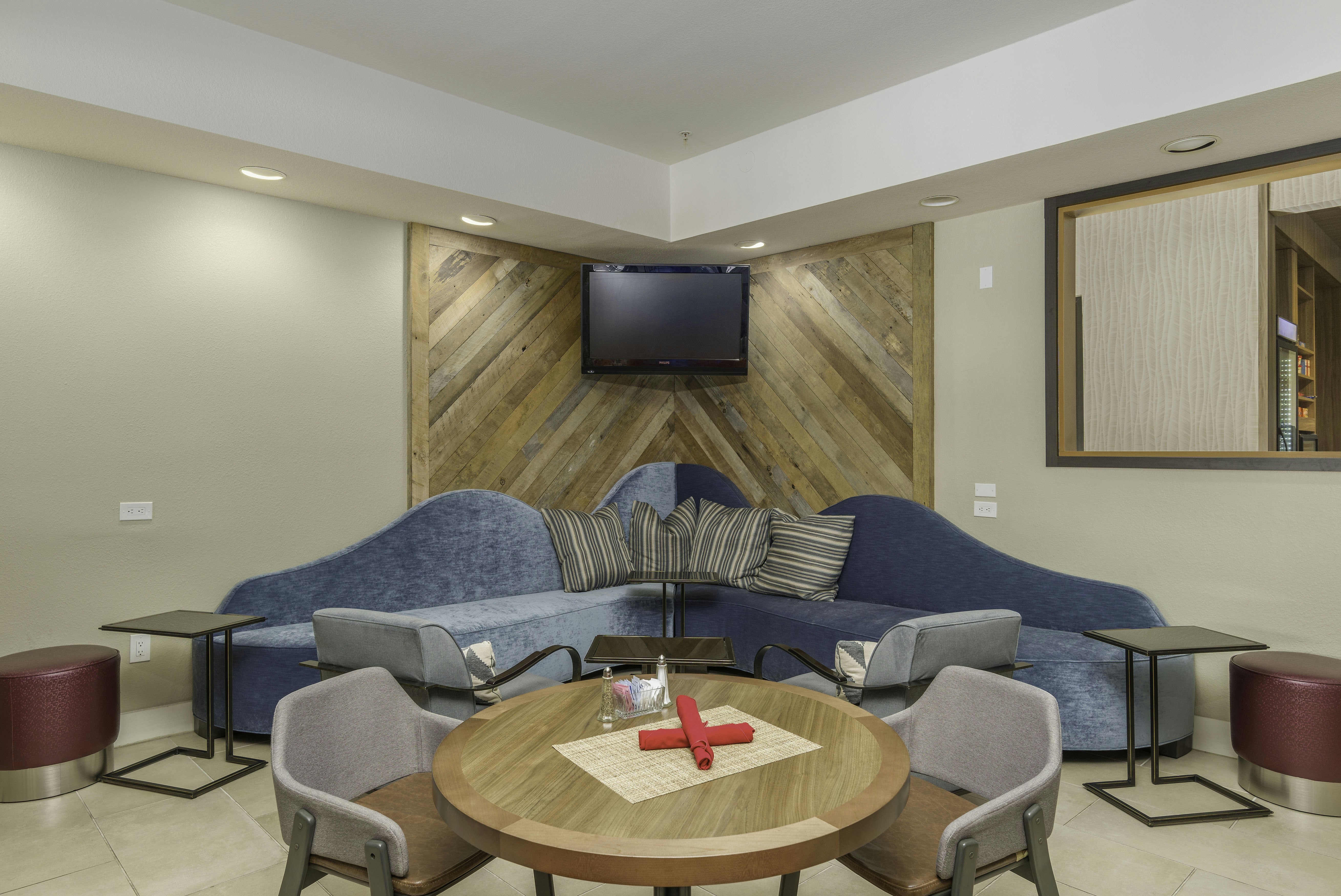 Hilton Garden Inn Phoenix Airport 50/53