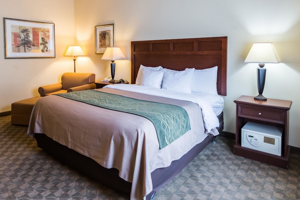 Baymont Inn & Suites by Wyndham Glen Rose 15/46