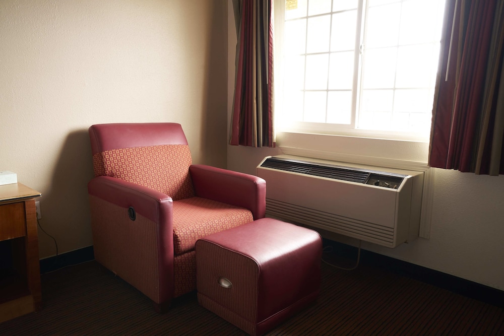 Skyway Inn SeaTac 43/58