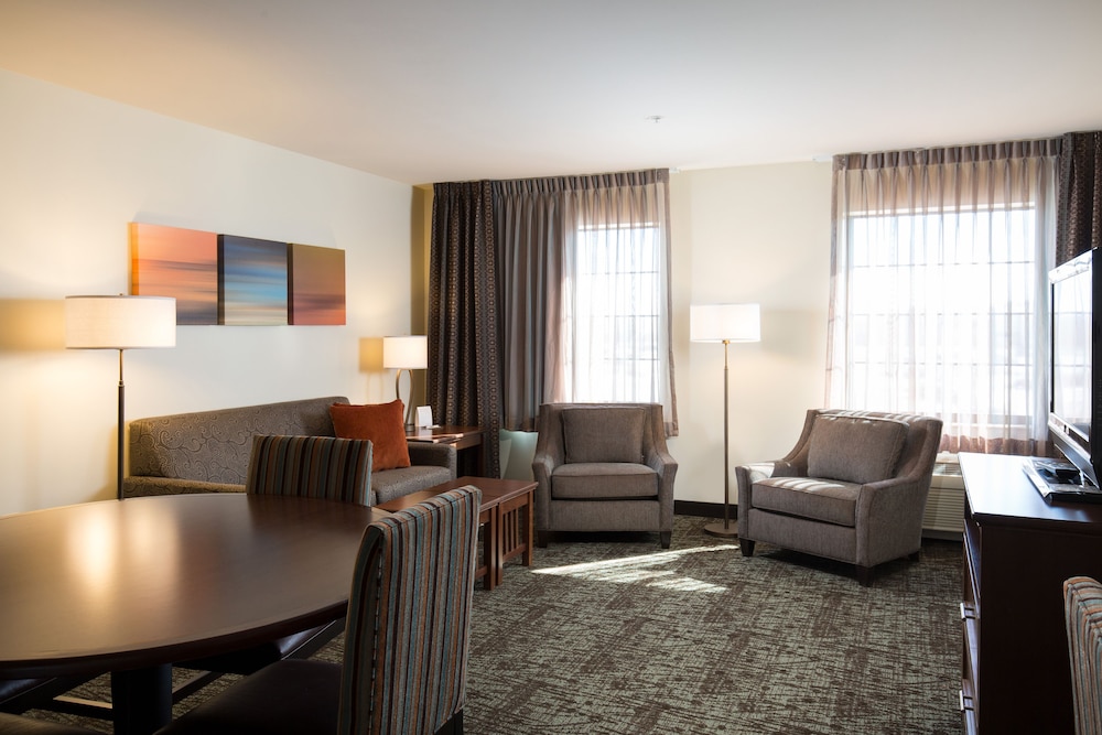 Staybridge Suites Toledo - Maumee 45/72