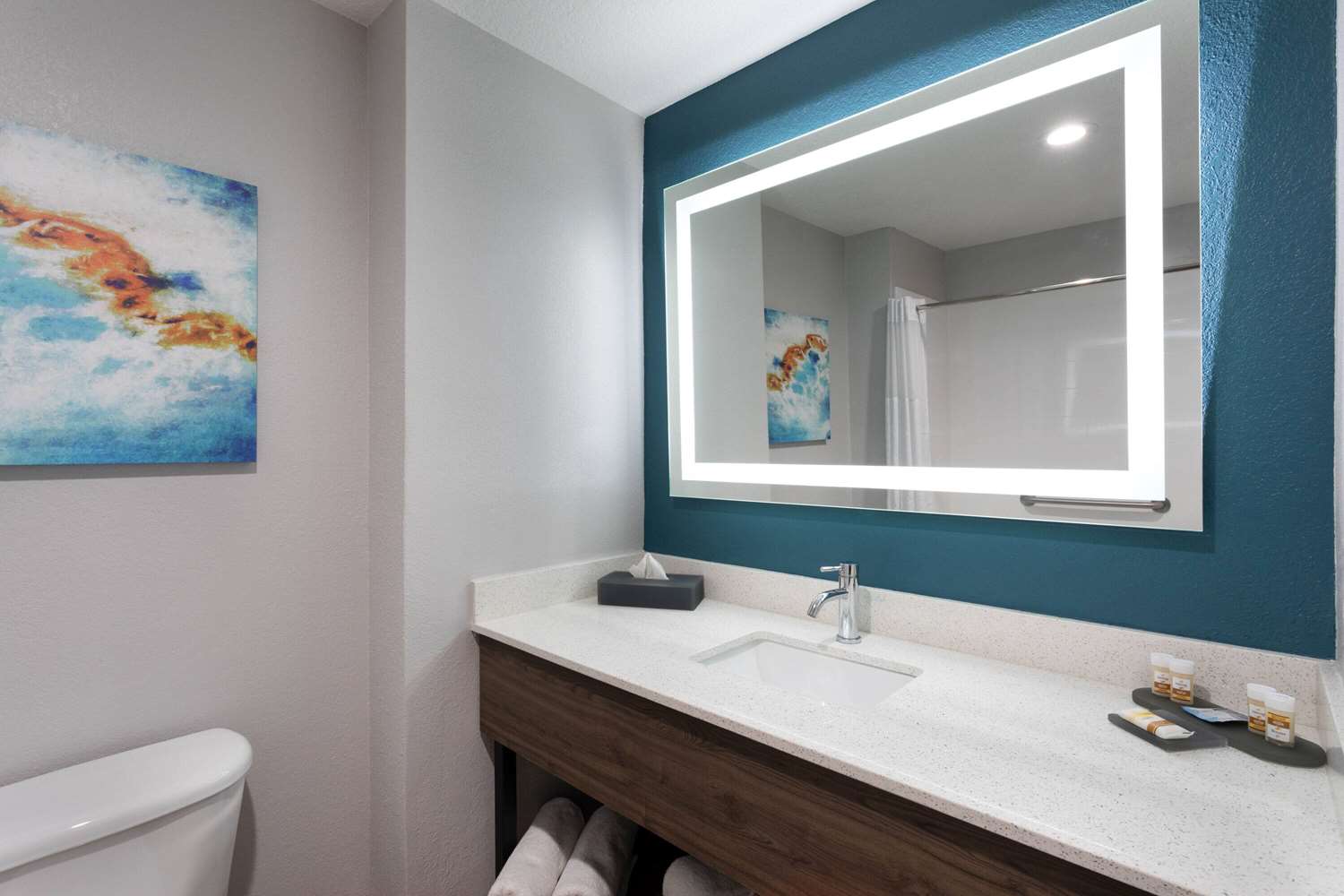 La Quinta Inn & Suites by Wyndham Tampa Central 20/22