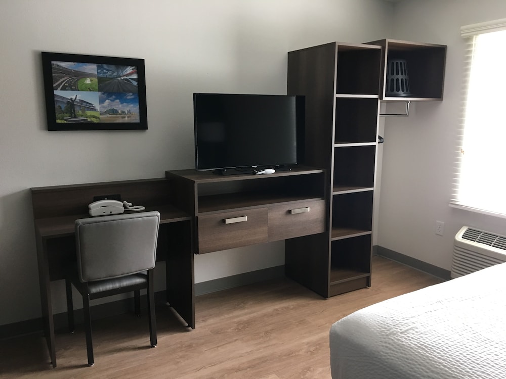 WoodSpring Suites Daytona Beach Int'l Speedway 10/15