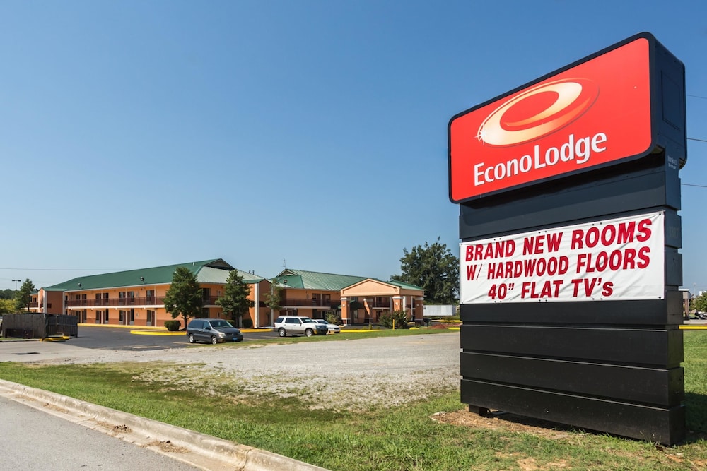Econo Lodge Decatur South 5/28