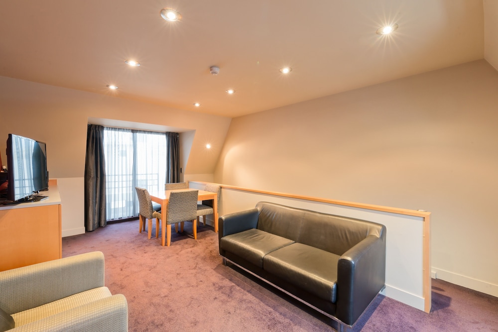 Scenic Hotel Southern Cross 34/61