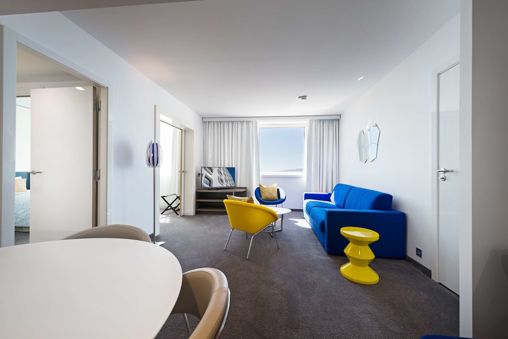 Golden Tulip Marseille Euromed 44/63