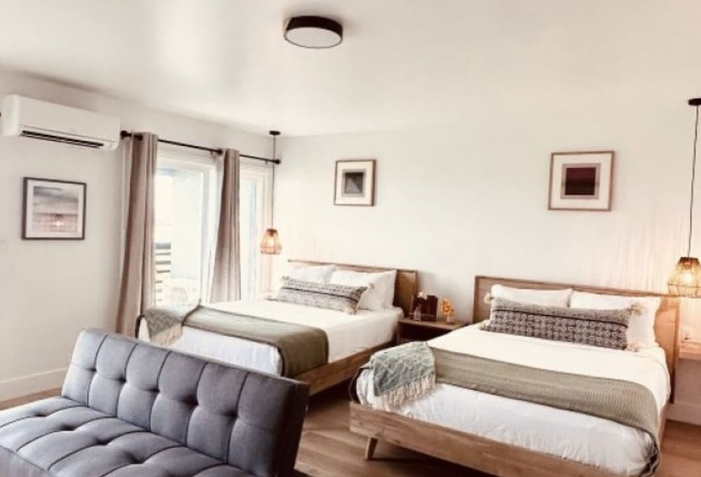 PREMIUM, 2 QUEEN BEDS, OCEAN VIEW, SOFA