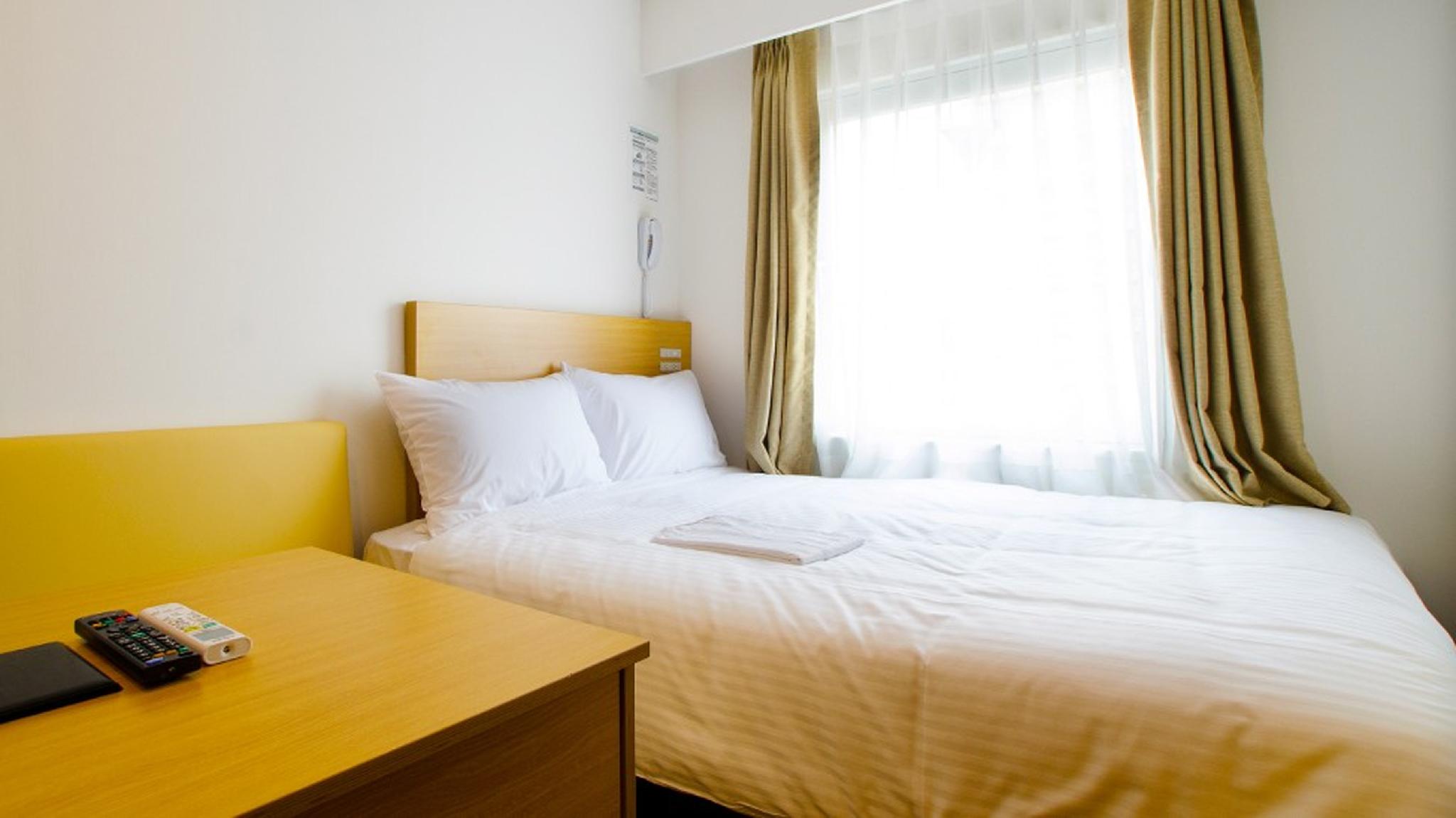Room, Single