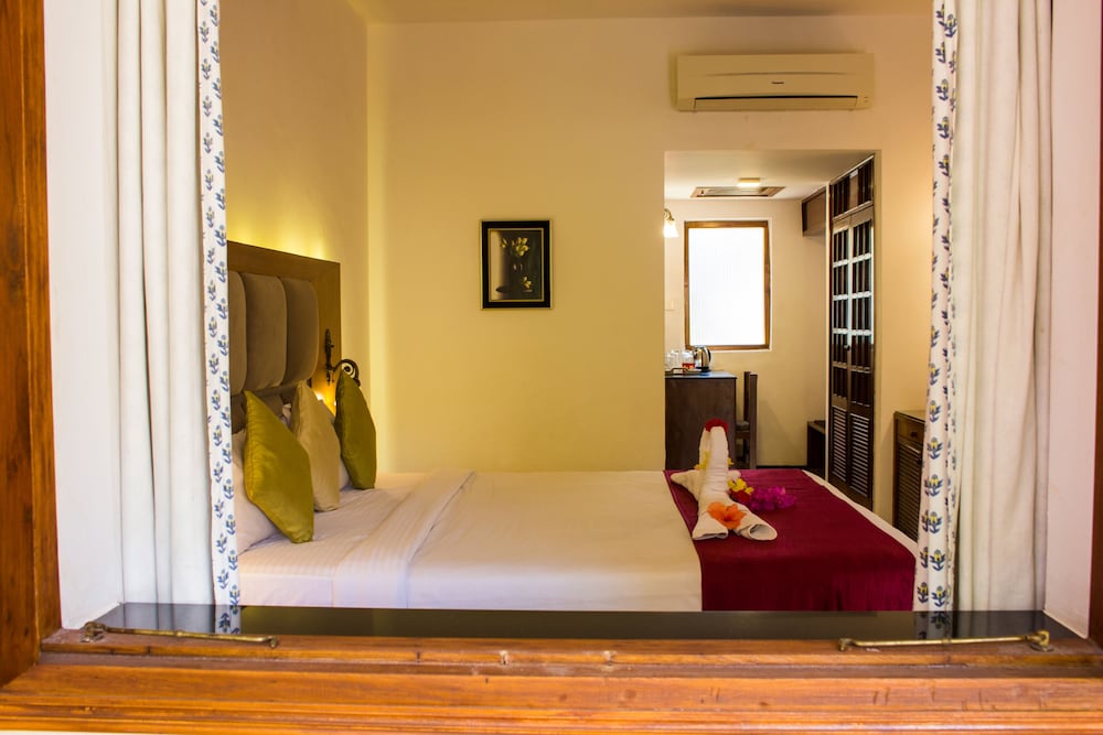 SHIKARA BEACH RESORT 12/41