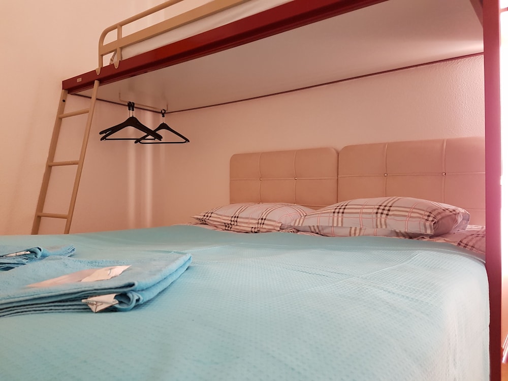 Hotel Holiday 20/28