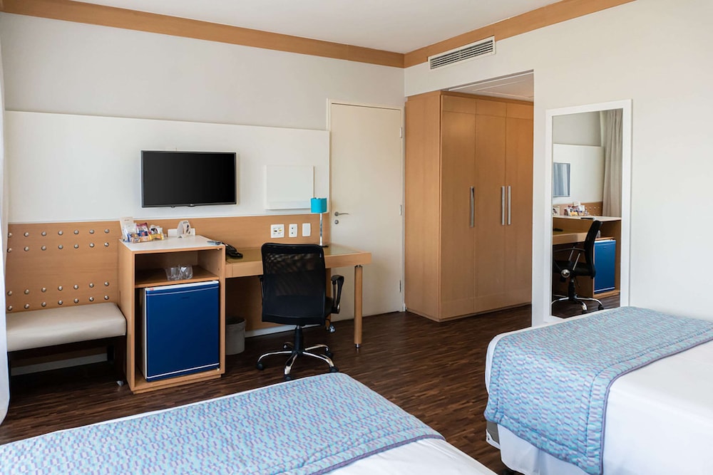 Quality Hotel Faria Lima 18/40