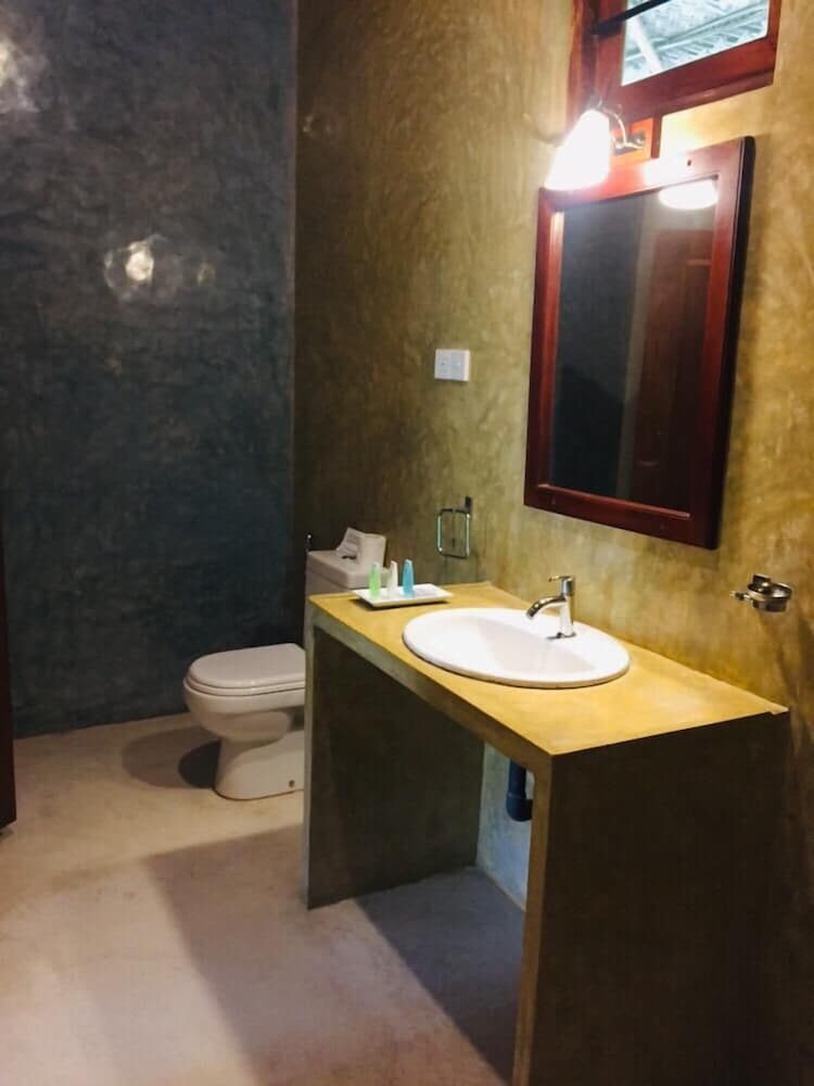 Lagoon Paradise Beach Resort 56/60