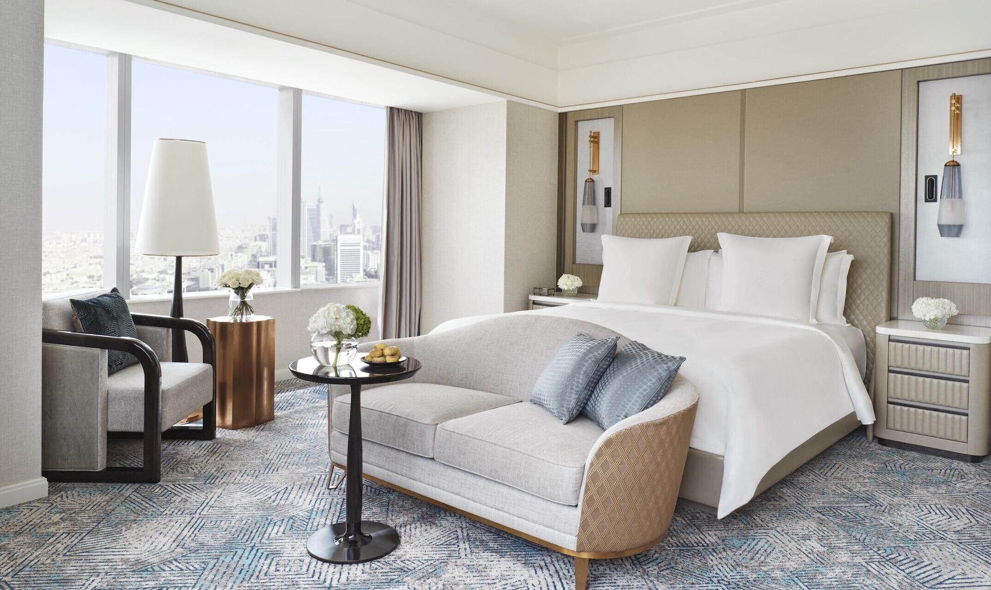 EXECUTIVE, SUITE