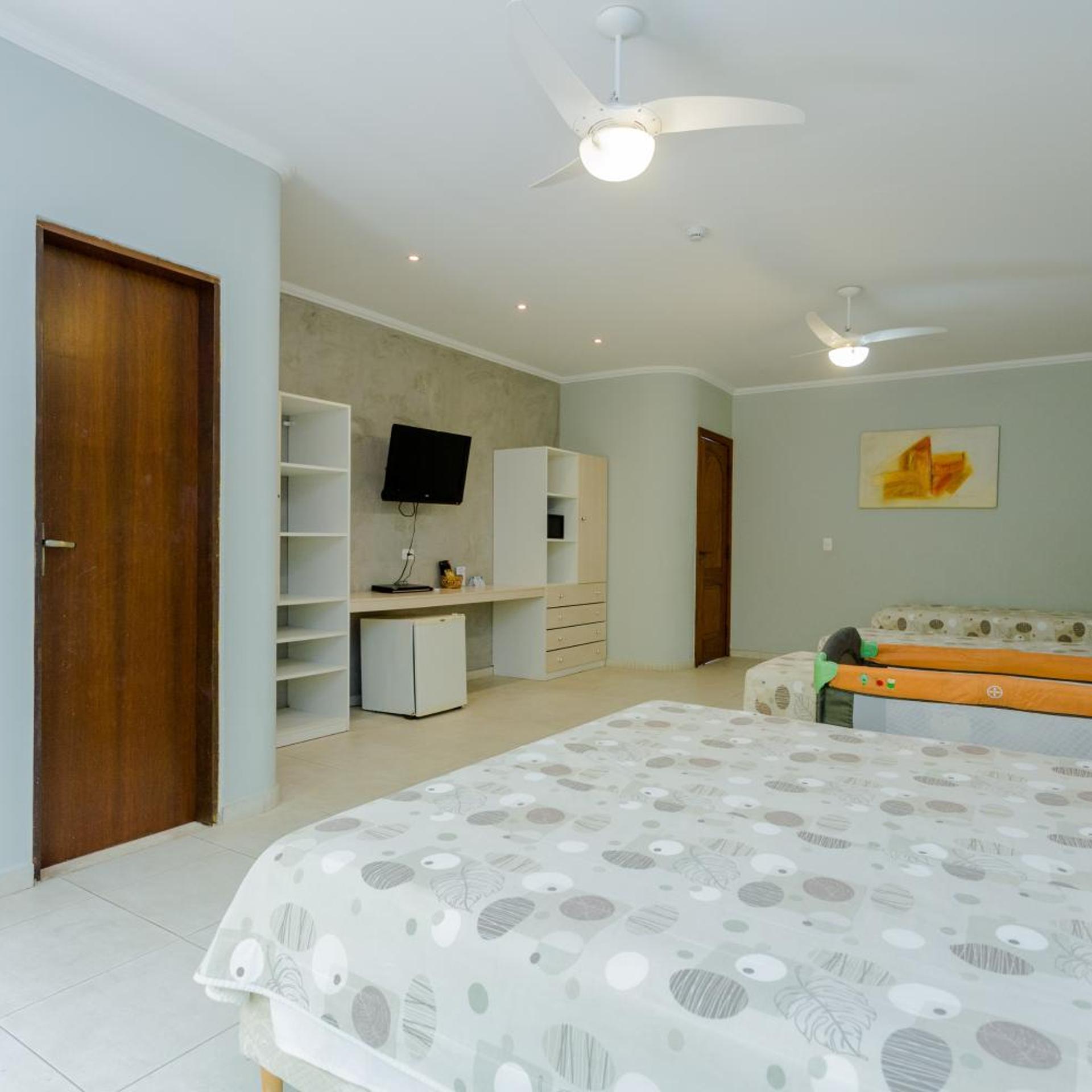 Beach Hotel Cambury 46/60