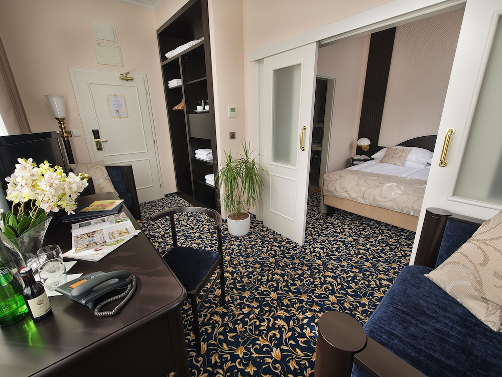 EA HOTEL ROYAL ESPRIT 16/22