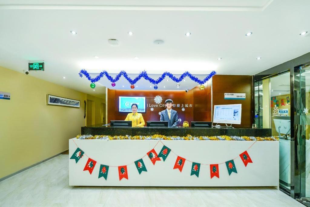 City Comfort Inn (Chongqing Yangjiaping Pedestrian Street Light Rail Station) 7/48