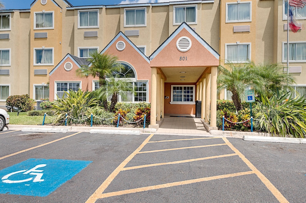 Motel6 McAllen, TX - East 6/60