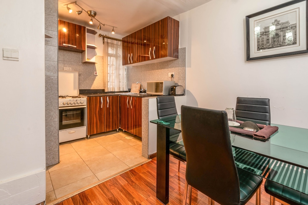 Eldon Suites Apartments 33/34