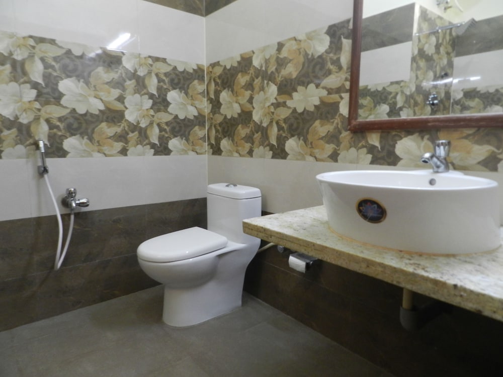 Park Hotel And Resort 37/38