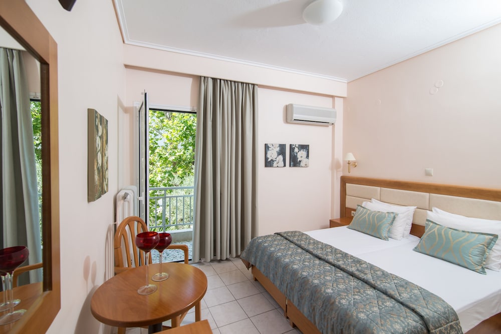 Room at Regina Mare Hotel, KATERINI